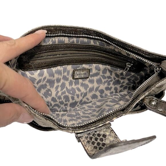 Guess Iconic Women’s Logo Clutch Wristlet - Picture 6 of 11